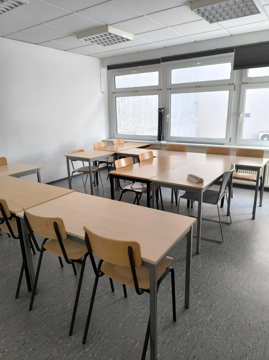 Originalaufnahme: Start Akademie Unterrichtsräume und Gebäude in Rüsselsheim